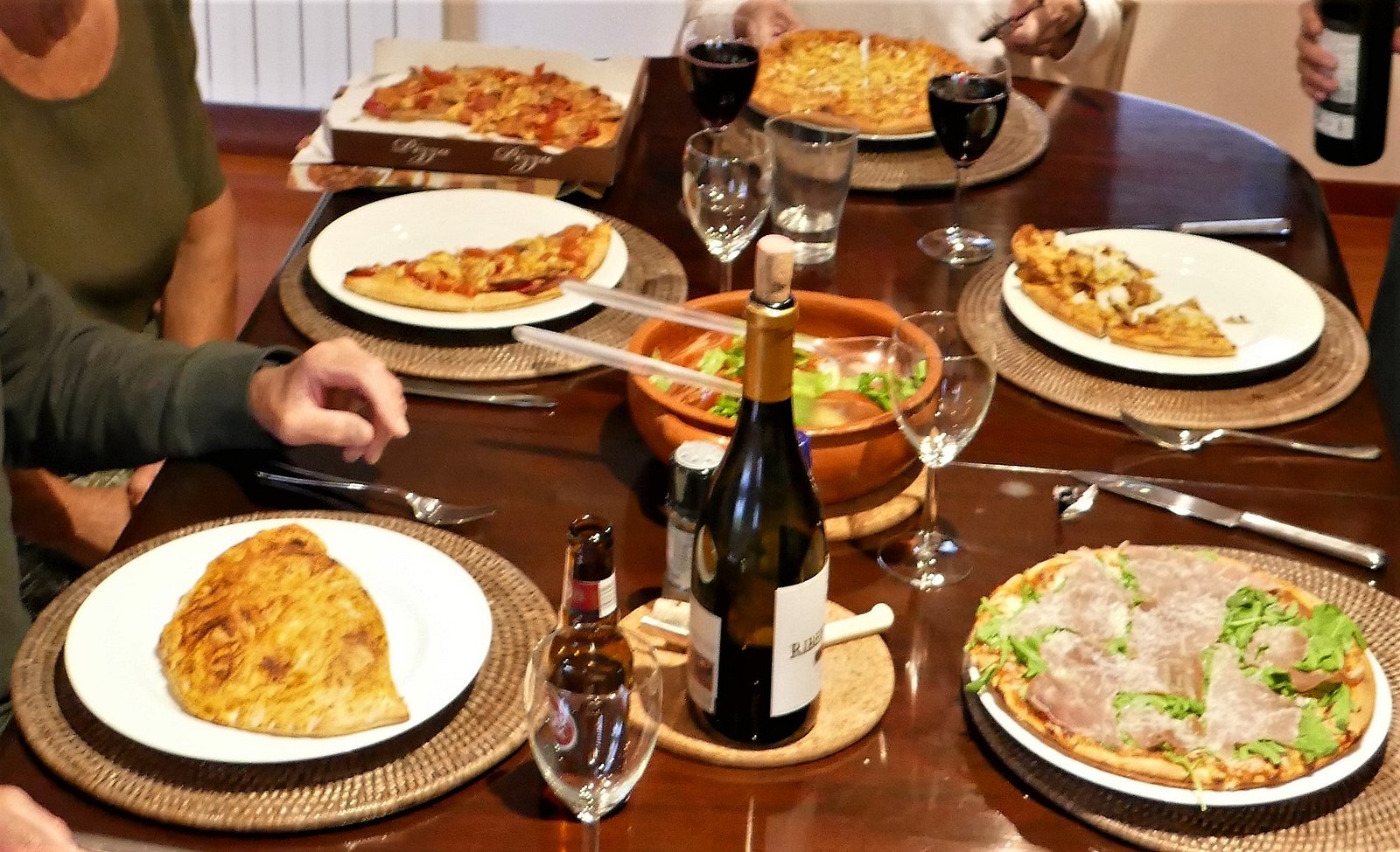 Calzone, prosciutto, rúcula e margherita